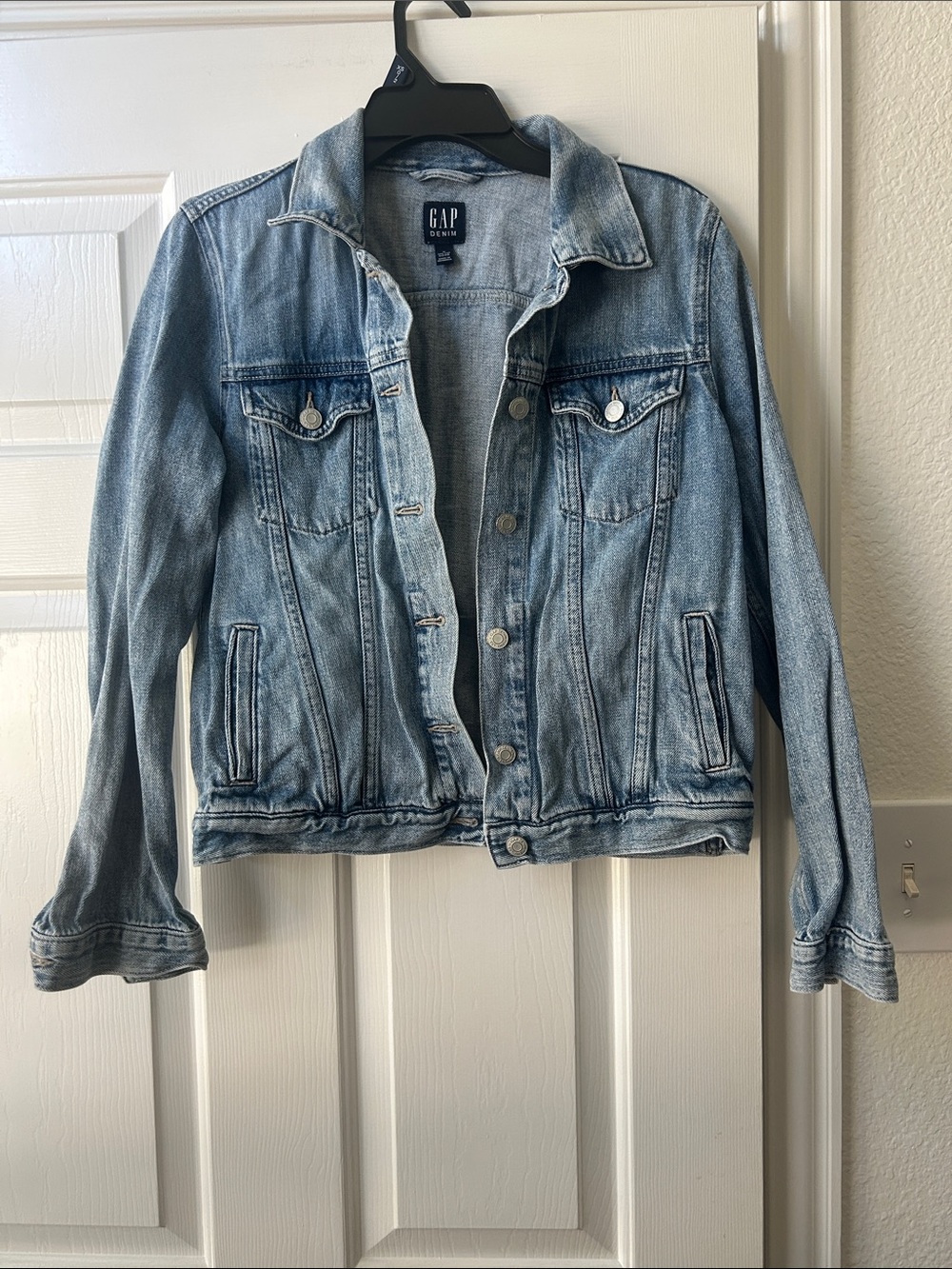 GAP Women's Washed Light Blue Denim Jacket